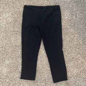 GapFit capri leggings- used/good condition. Size Med.